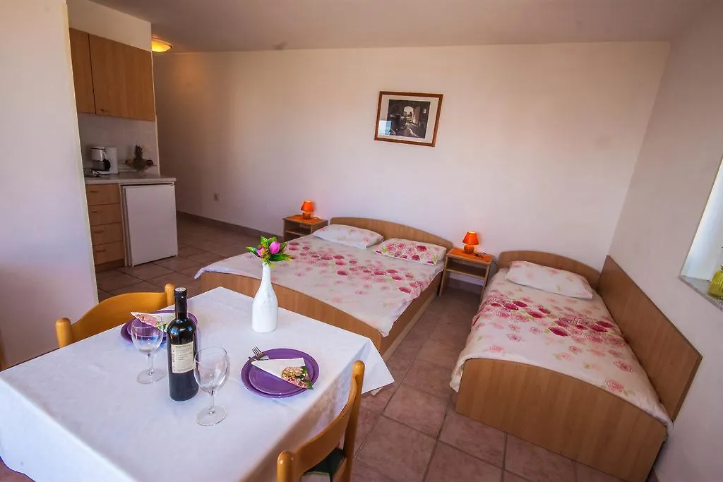Apartments Bella Poljana Ugljan Horvátország