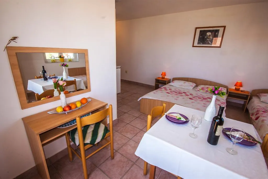 Apartments Bella Poljana Ugljan